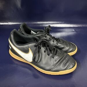 Youth Nike Tiempox soccer shoes size 6Y black‎ EUC